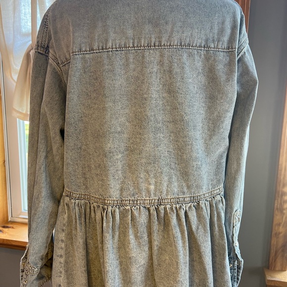 Denim Ruffle Shirt - Picture 4 of 7